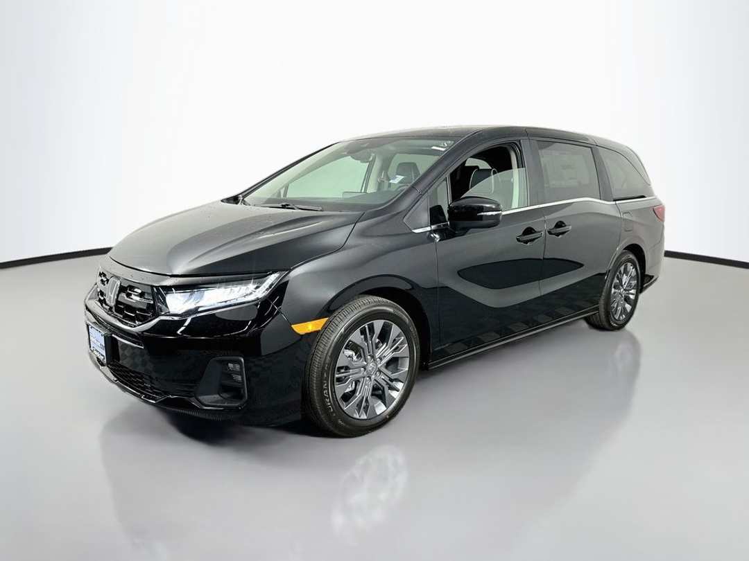 2026 Honda Odyssey Touring - Image 3