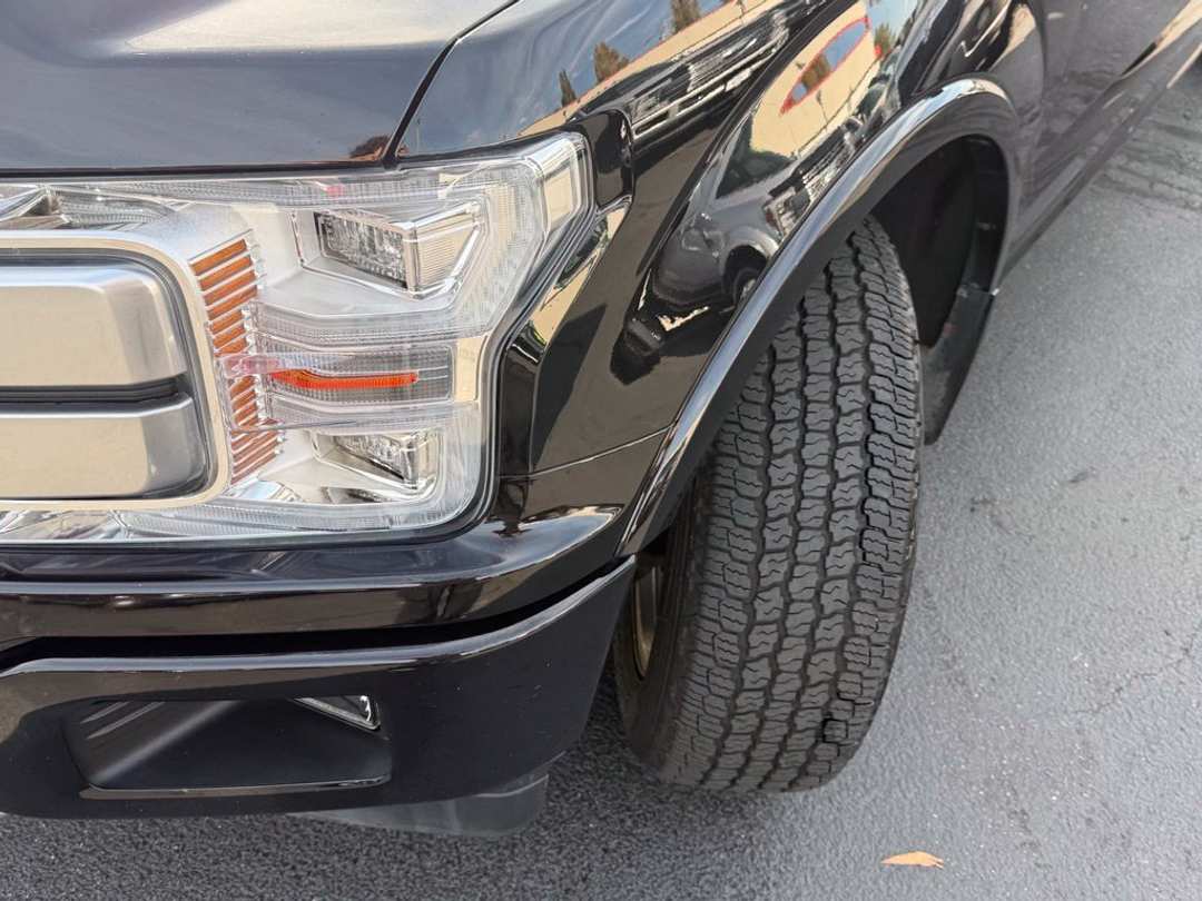 2019 Ford F-150 Platinum - Image 3