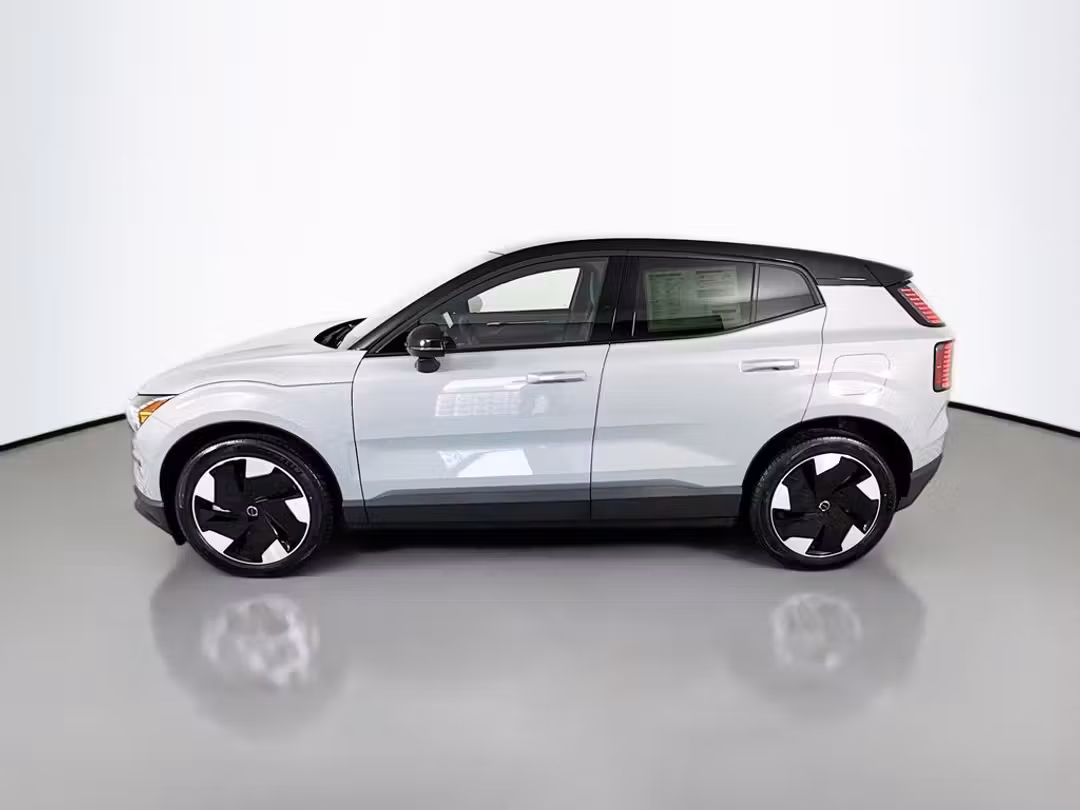 2026 Volvo Ex30 Twin Motor Performance Plus - Image 2
