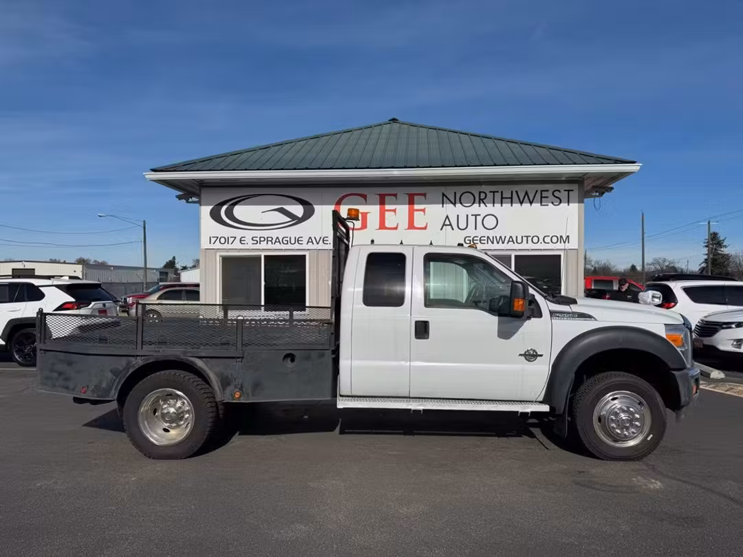 2015 Ford F-550Sd XLT - Image 2