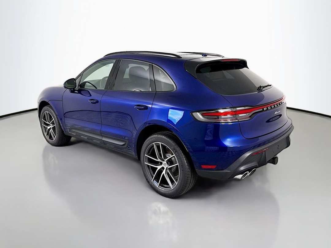2026 Porsche Macan - Image 3