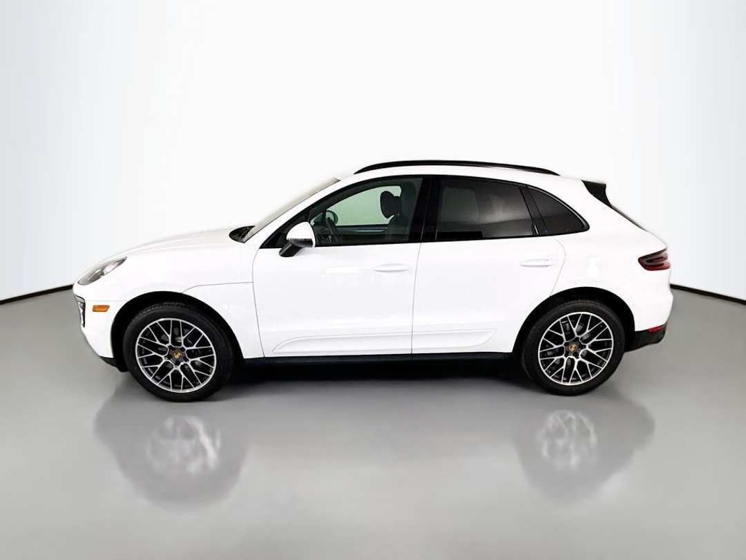 2018 Porsche Macan Sport Edition - Image 2