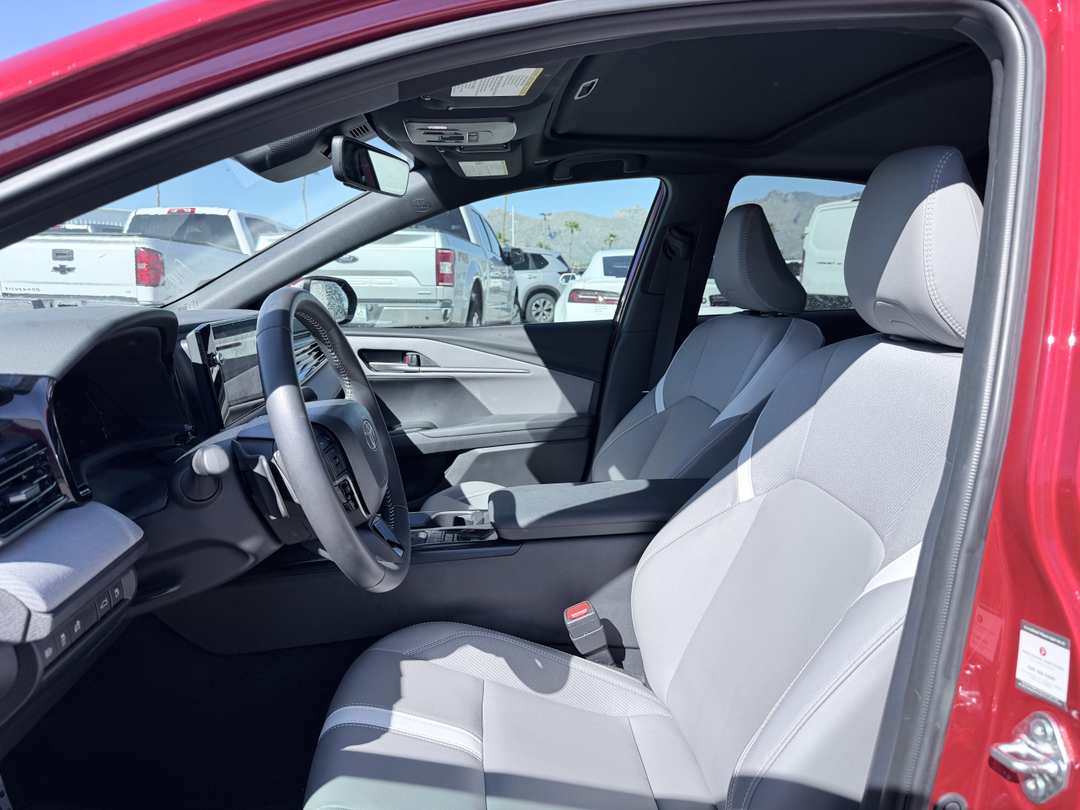 2025 Toyota Camry SE - Image 2