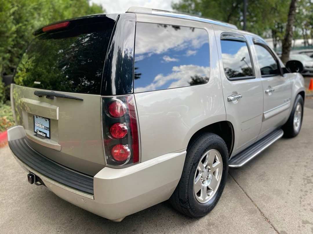 2007 GMC Yukon Denali - Image 3