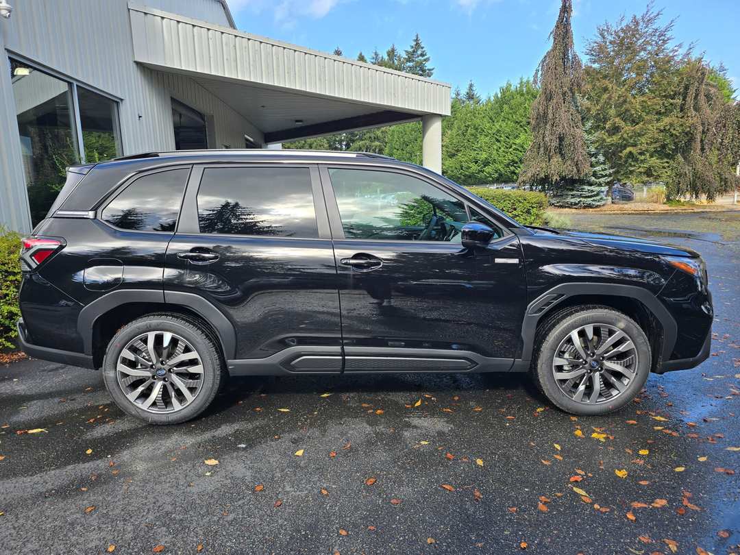 2026 Subaru Forester Touring Hybrid - Image 3