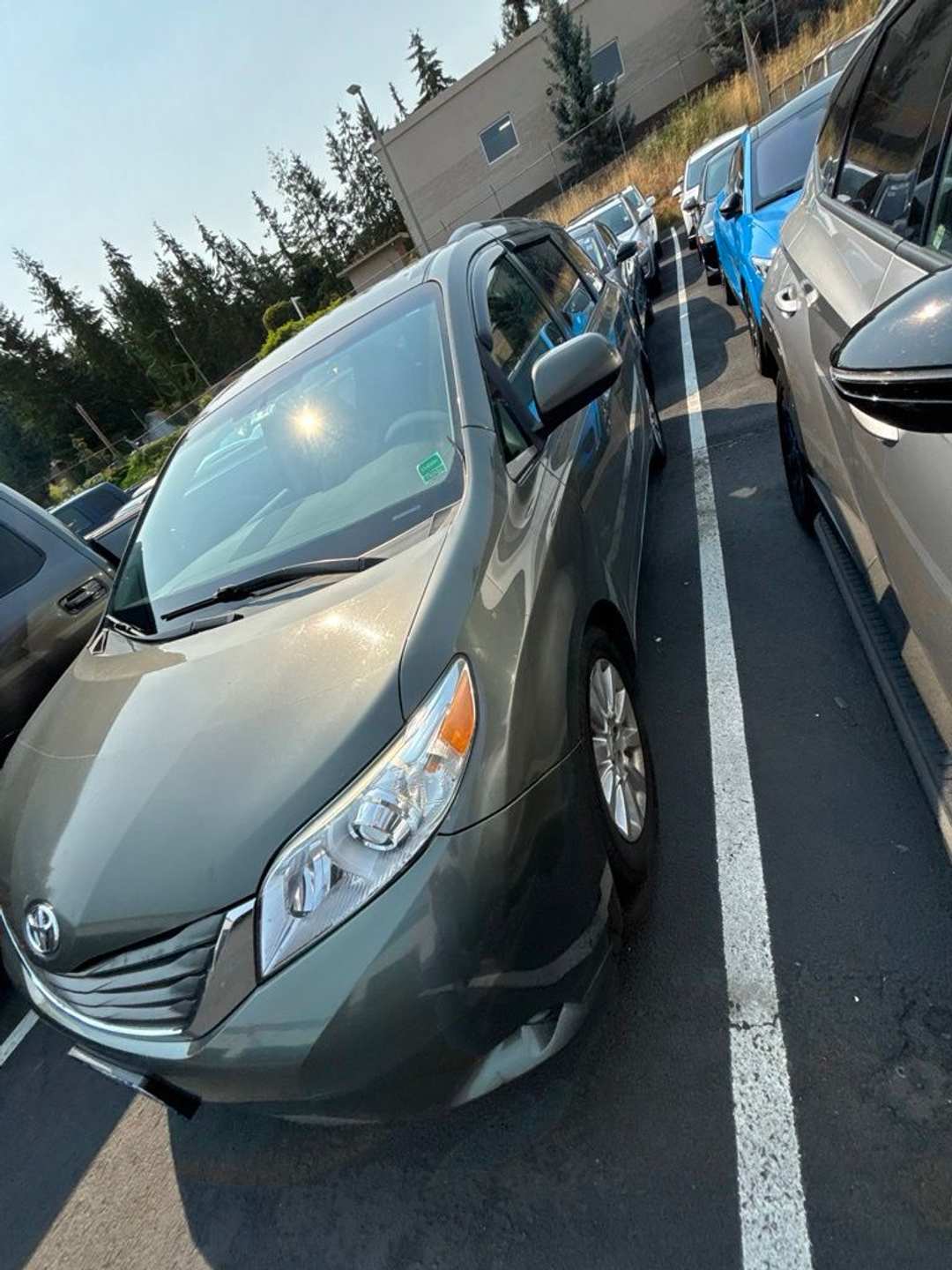 2011 Toyota Sienna XLE - Image 2