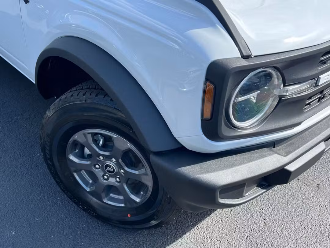 2026 Ford Bronco Big Bend - Image 2