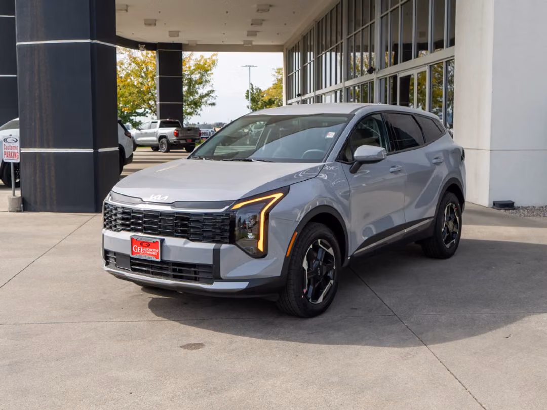 2027 Kia Sportage Hybrid S - Image 3