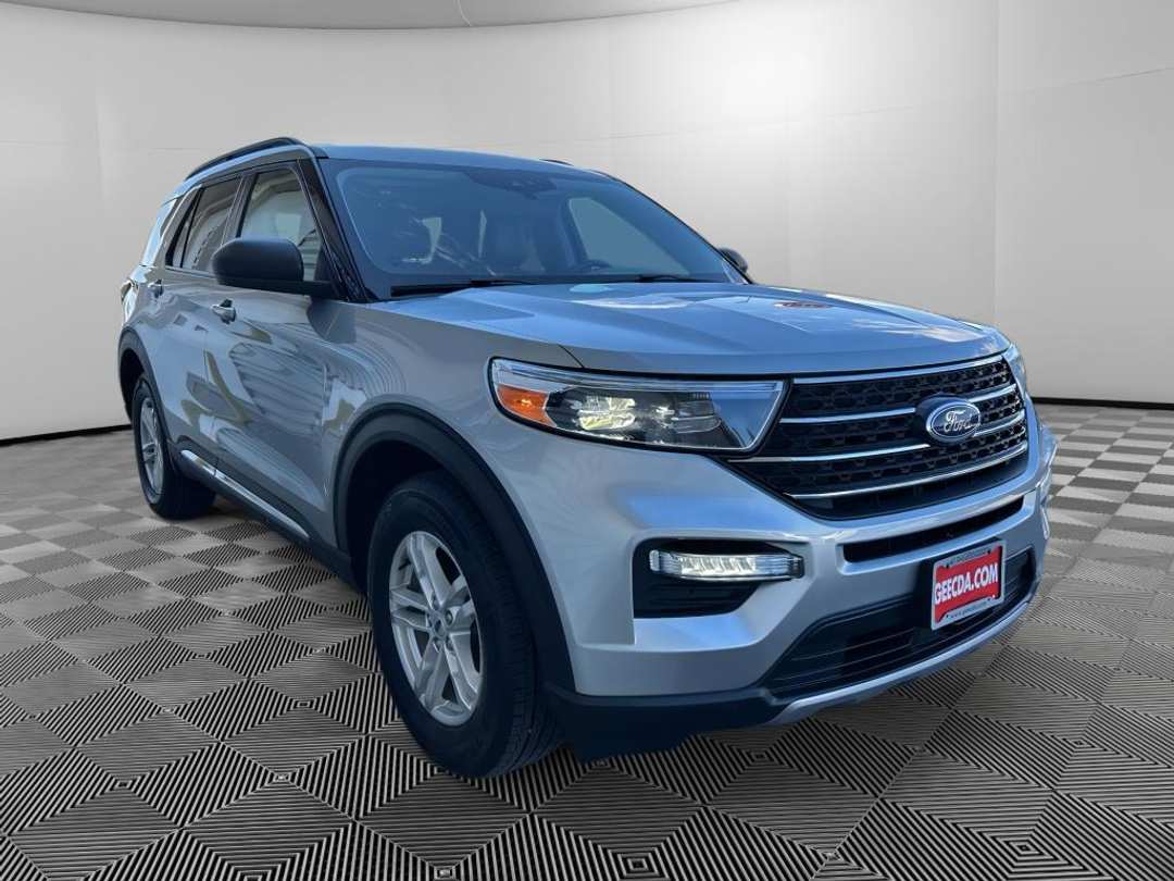 2024 Ford Explorer XLT - Image 3
