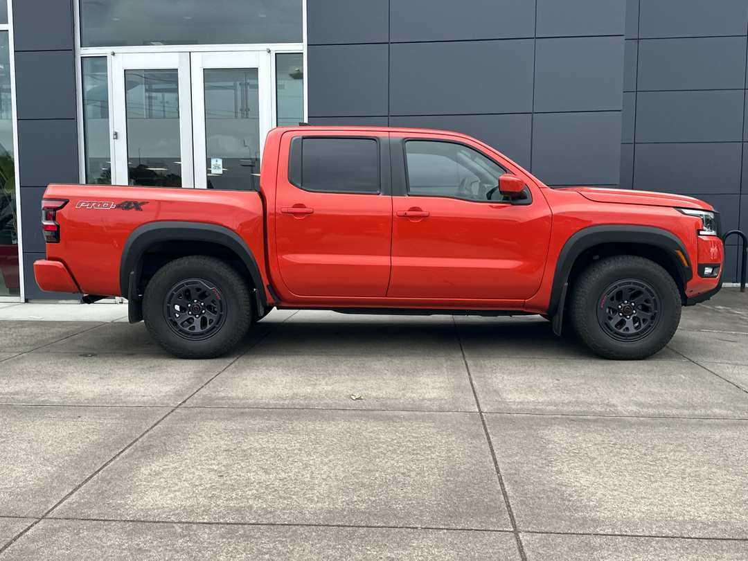 2025 Nissan Frontier PRO4X - Image 3