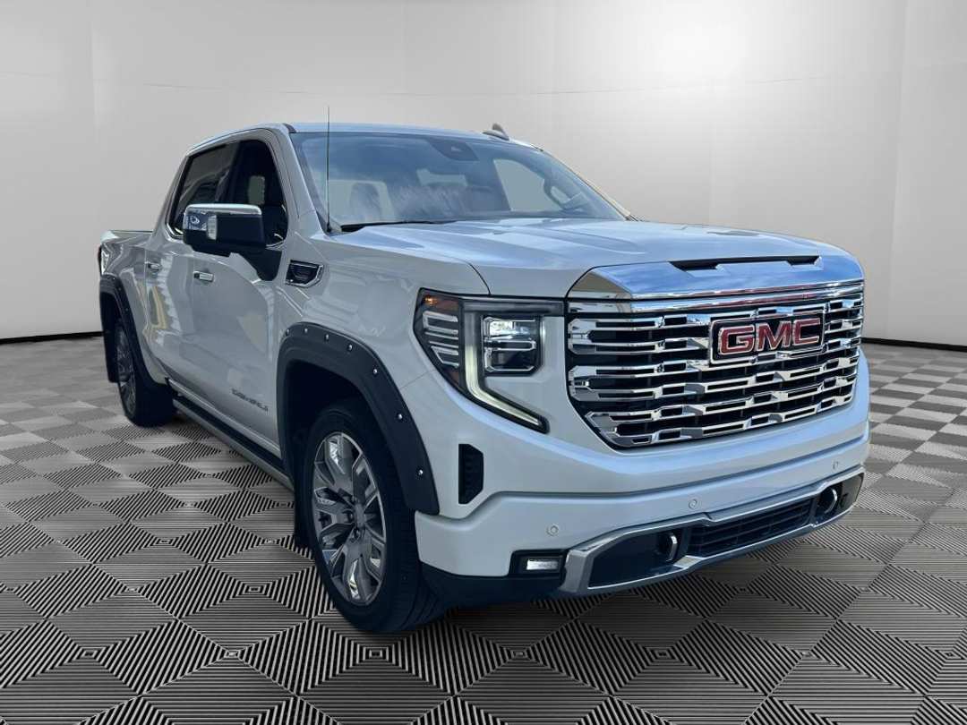 2024 GMC Sierra Denali - Image 3