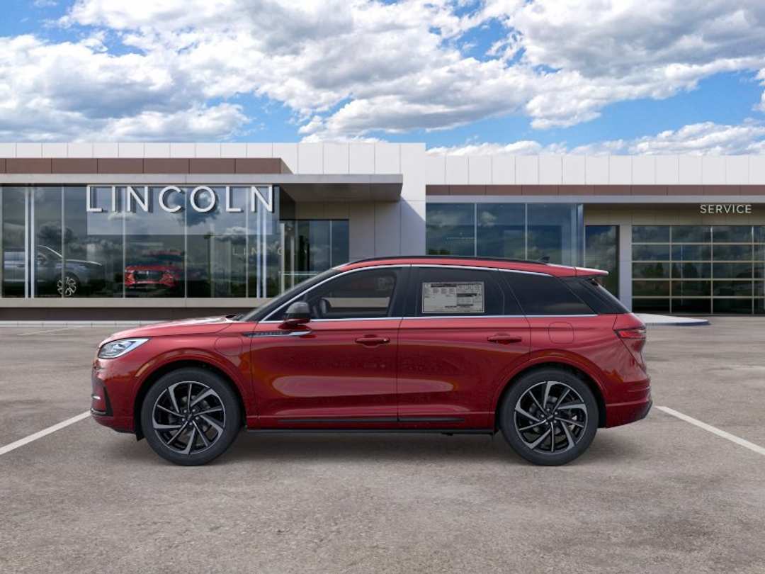 2025 Lincoln Corsair Grand Touring - Image 3