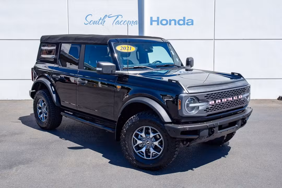 2021 Ford Bronco Badlands - Image 2