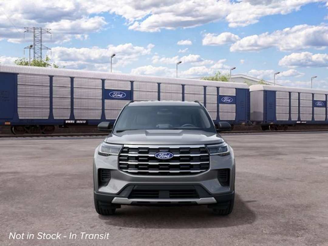 2027 Ford Explorer Active - Image 3
