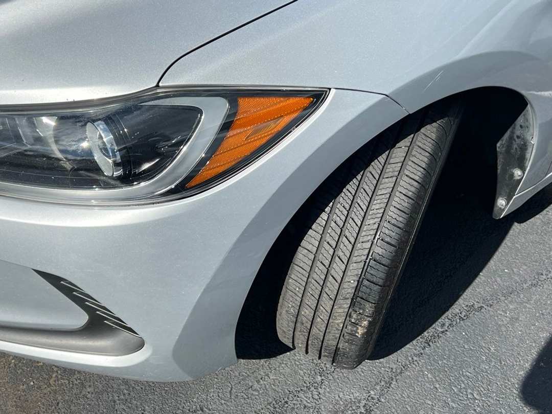 2018 Hyundai Elantra SE - Image 3