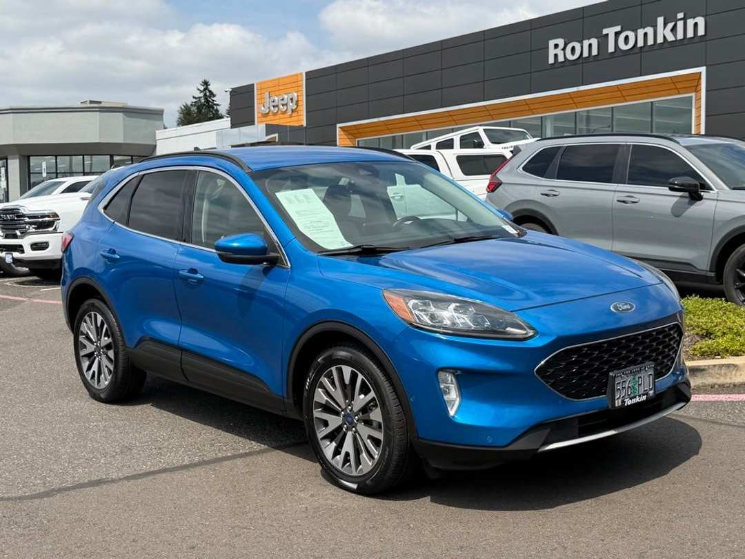 2020 Ford Escape Titanium - Image 2