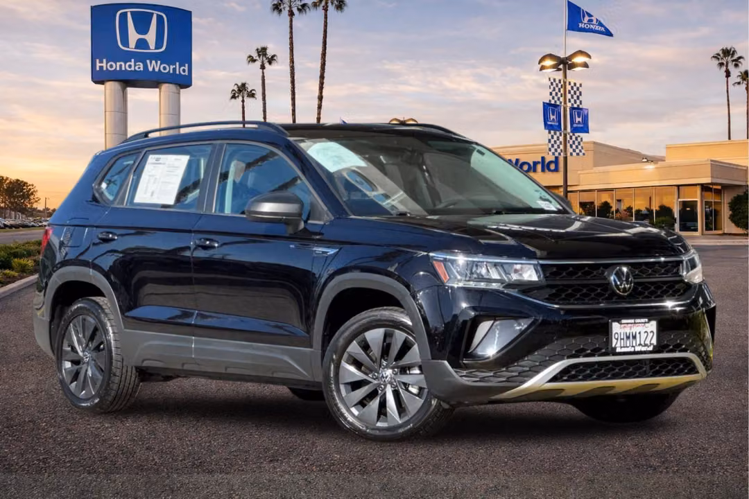 2023 Volkswagen Taos 1.5T S - Image 2