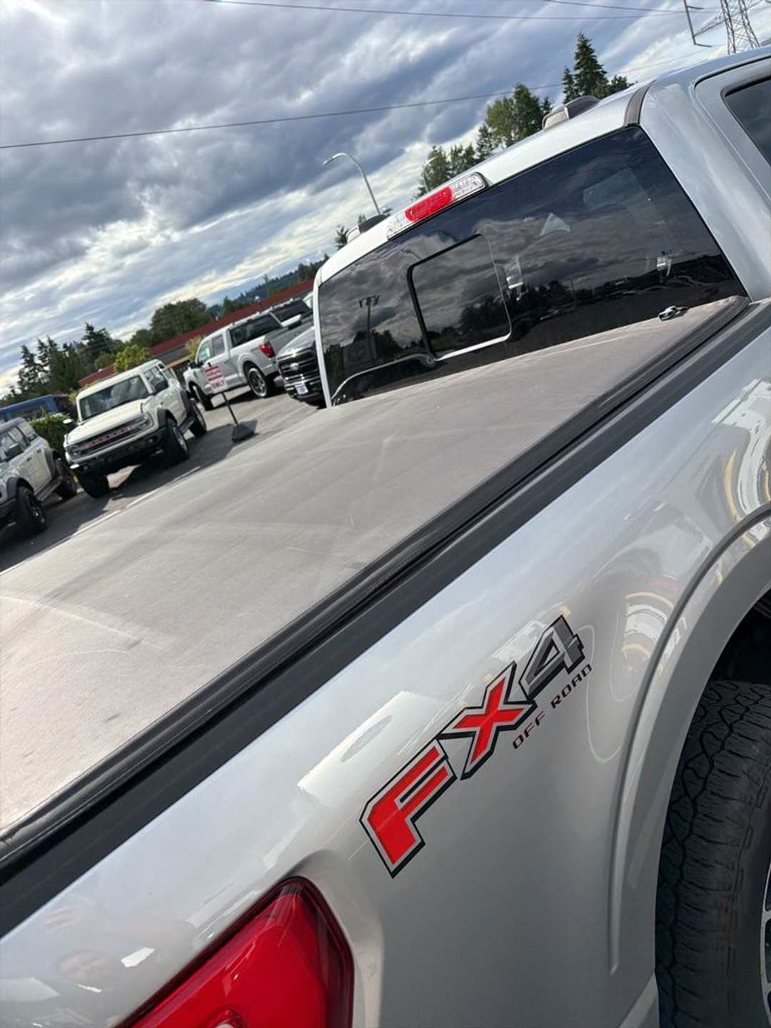 2022 Ford F-150 Lariat - Image 3