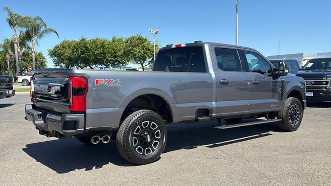 2026 Ford F-350Sd Platinum - Image 3