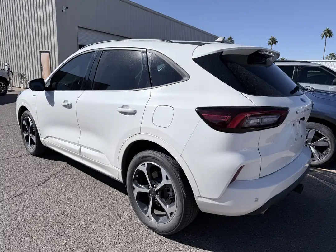 2023 Ford Escape STLine Select - Image 3