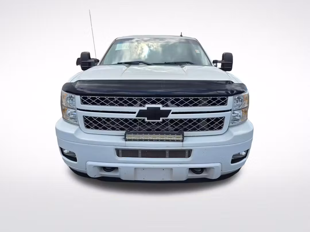 2013 Chevrolet Silverado 2500Hd LT - Image 3
