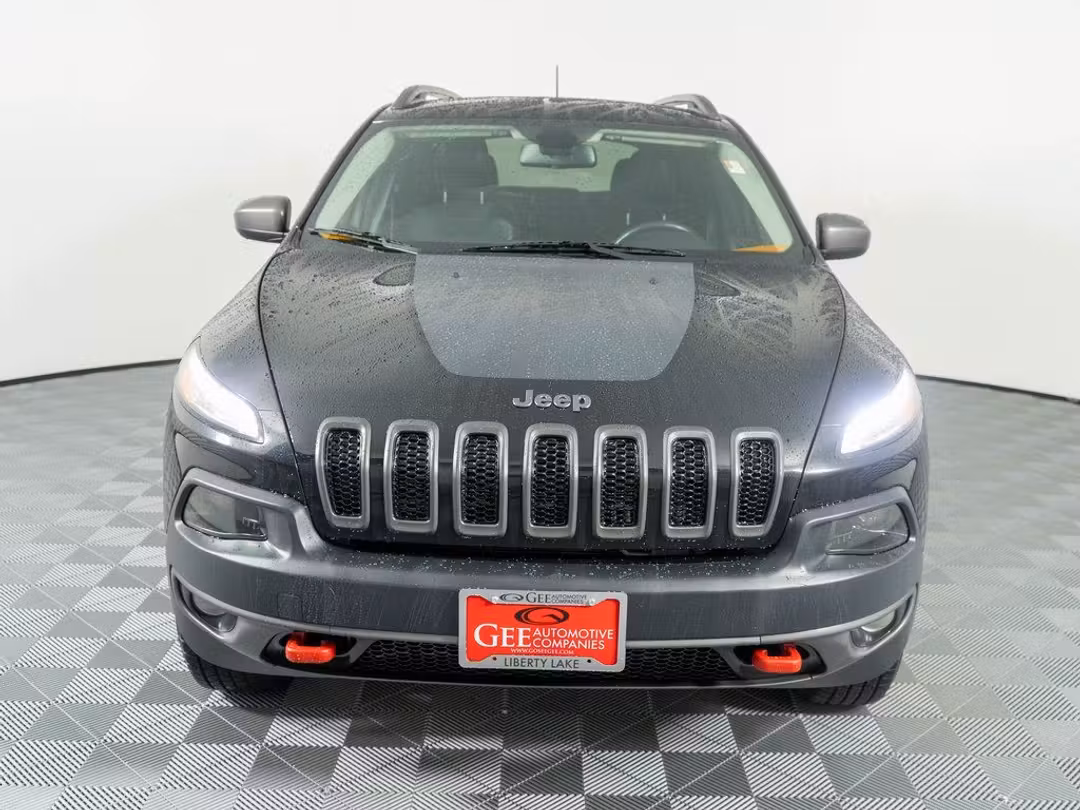 2018 Jeep Cherokee Trailhawk - Image 2