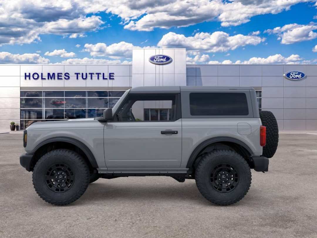 2026 Ford Bronco Base - Image 3