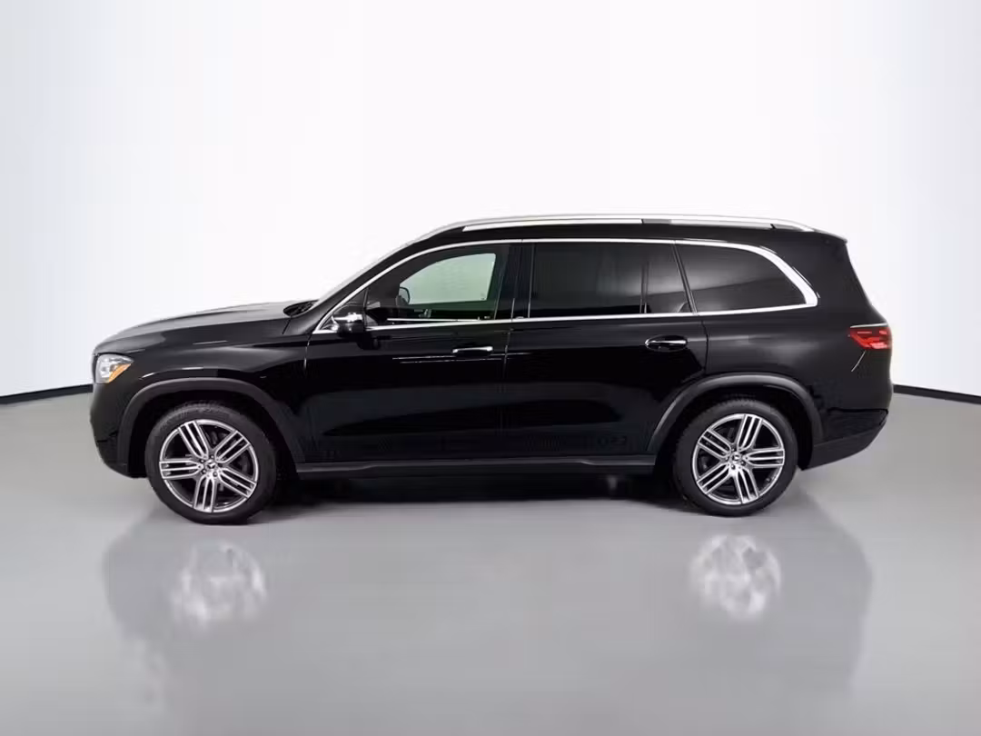 2025 Mercedes-Benz GLS 450 - Image 2