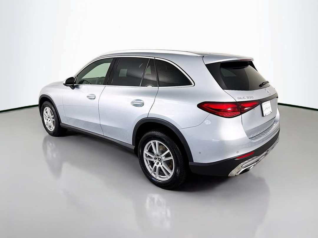 2026 Mercedes-Benz GLC GLC 300 - Image 3