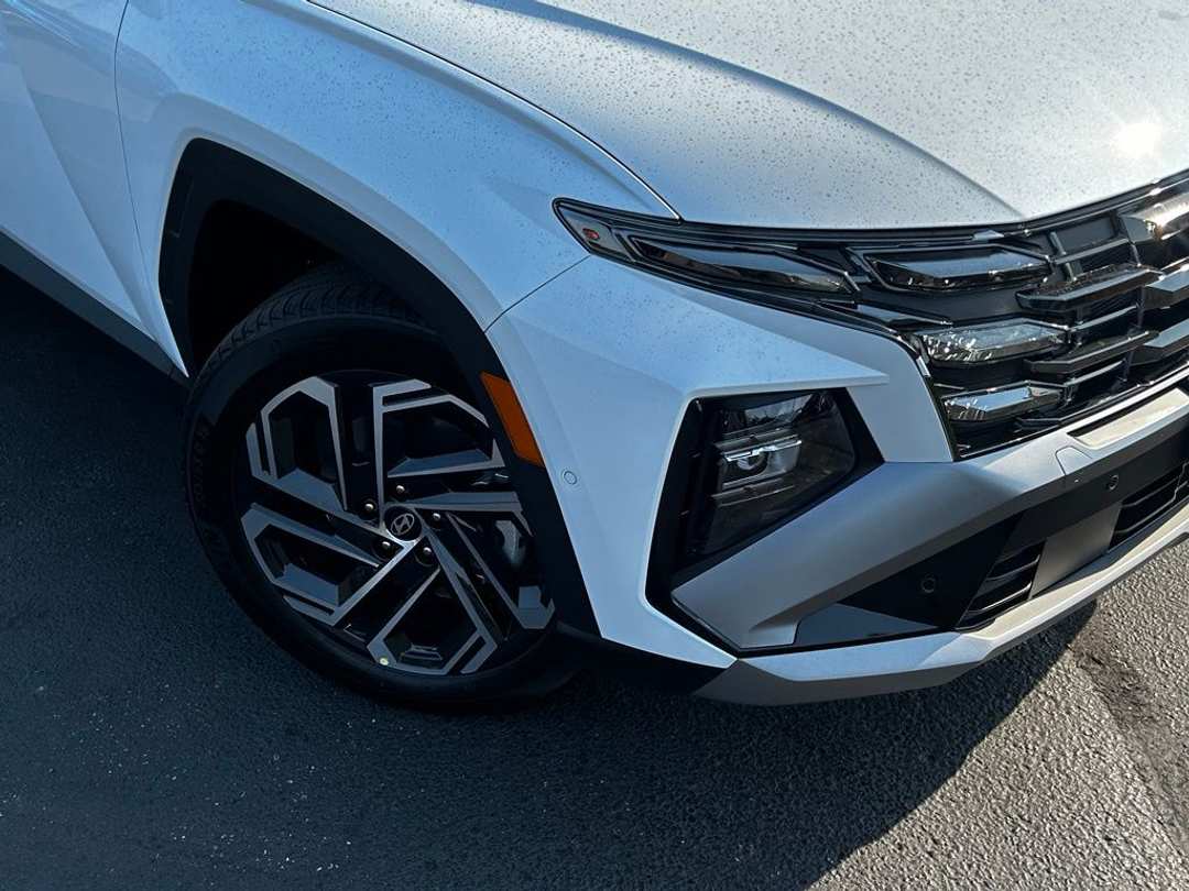 2026 Hyundai Tucson Hybrid Limited - Image 2