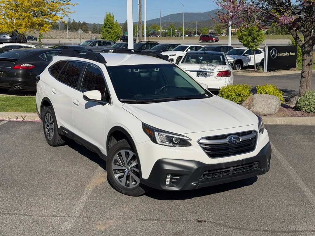 2021 Subaru Outback Premium - Image 3