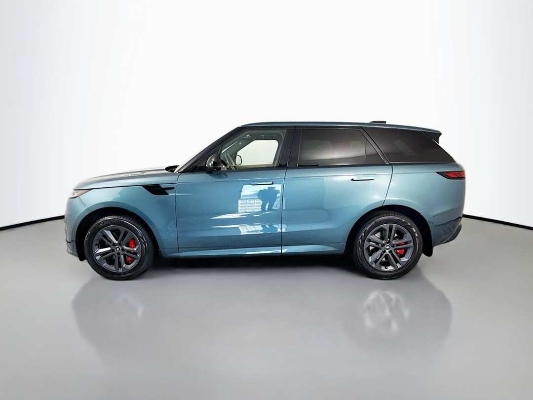 2024 Land Rover Range Rover Sport Dynamic SE - Image 2