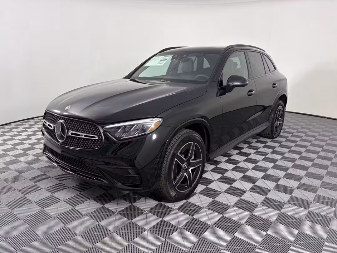 2027 Mercedes-Benz GLC 300 - Image 3