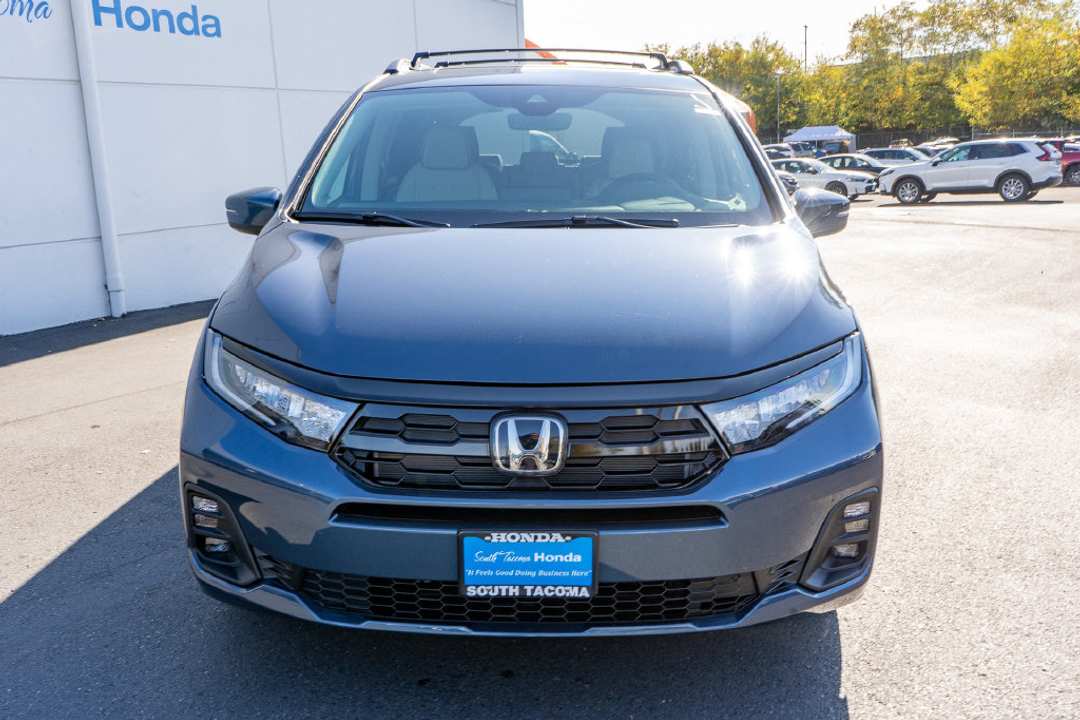 2027 Honda Odyssey Touring w/ & Function Package - Image 3