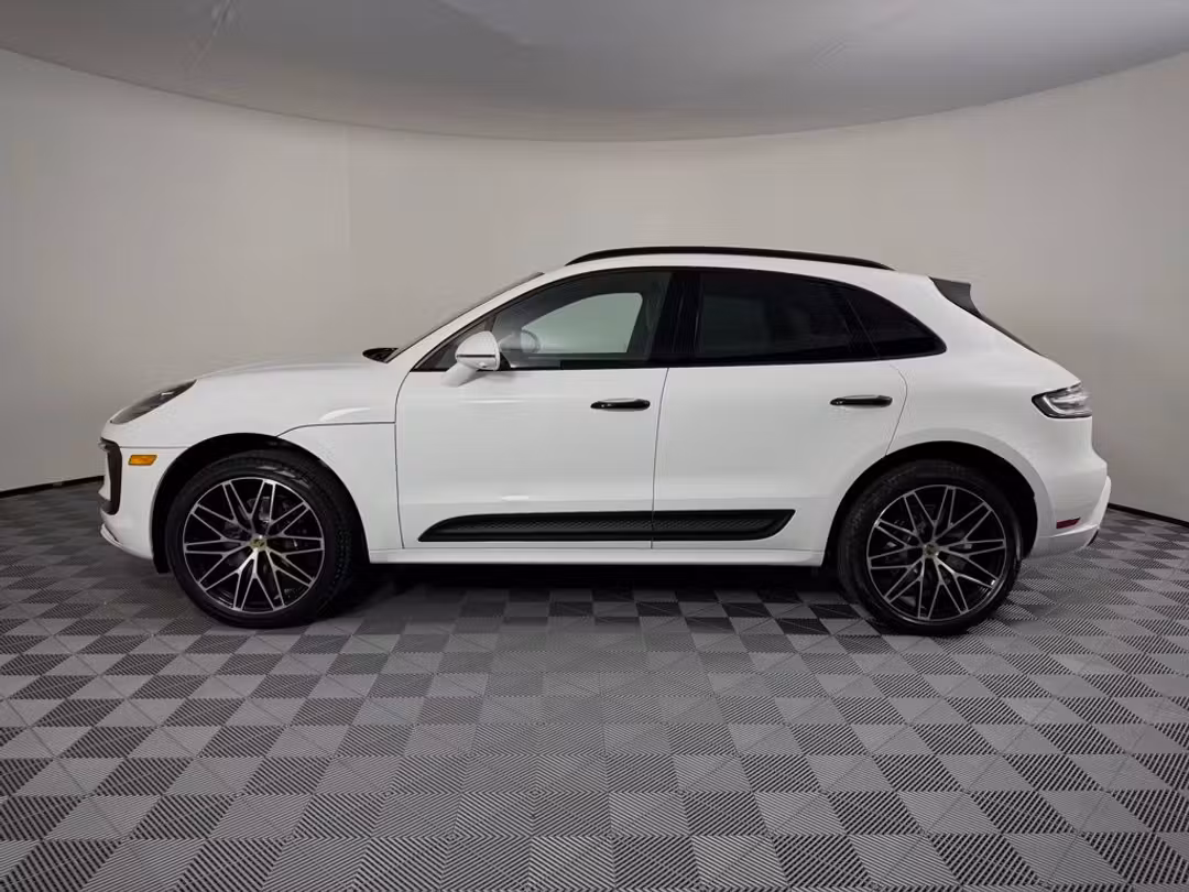 2026 Porsche Macan - Image 2