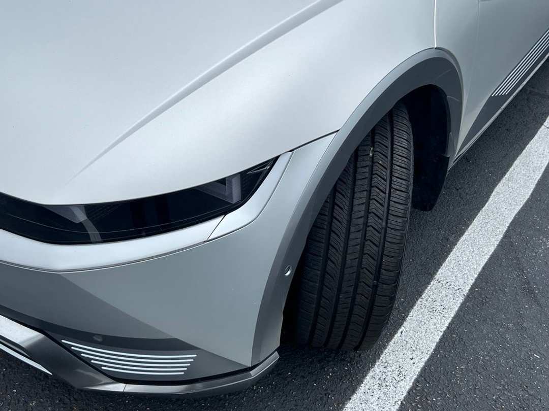 2023 Hyundai Ioniq 5 Limited - Image 3