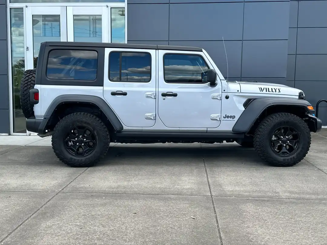 2023 Jeep Wrangler Willys 4xe - Image 3