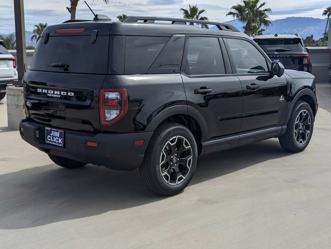 2026 Ford Bronco Sport Outer Banks - Image 2