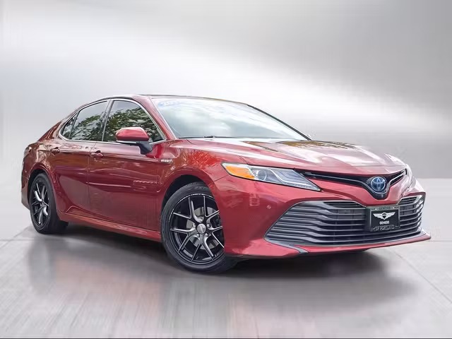 2019 Toyota Camry Hybrid XLE
