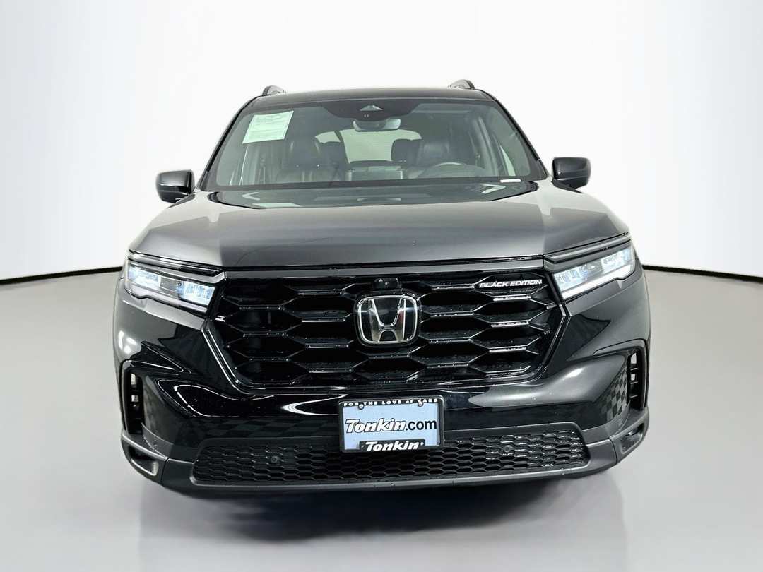 2025 Honda Pilot Black Edition - Image 2