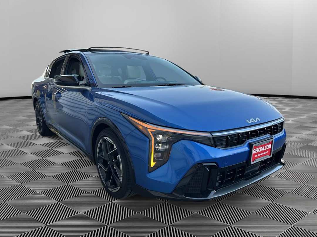 2026 Kia K4 GTLine - Image 3