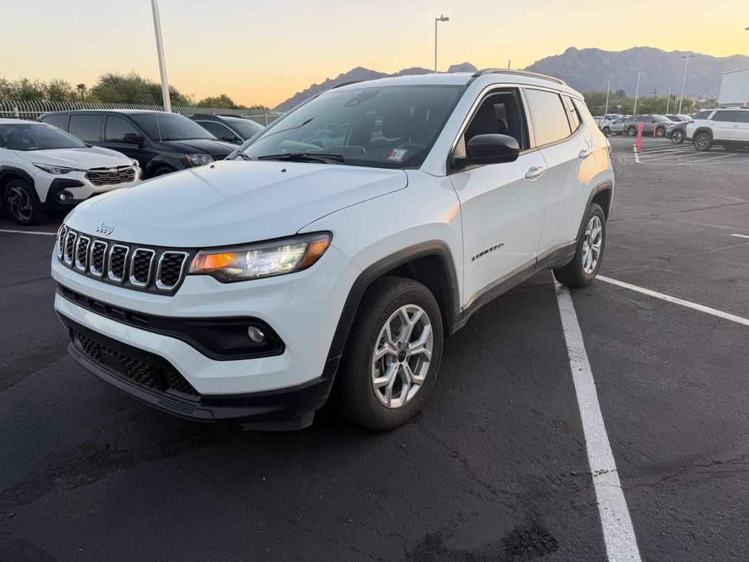 2025 Jeep Compass Latitude - Image 3