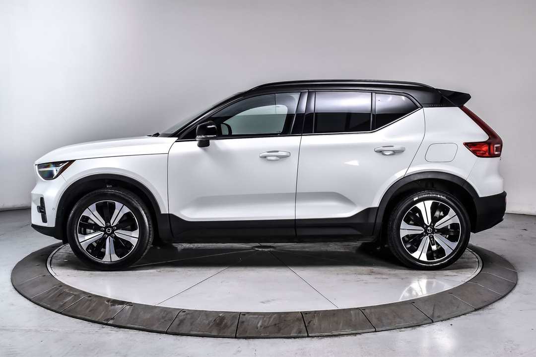 2023 Volvo Xc40 Recharge Pure Twin Plus - Image 3