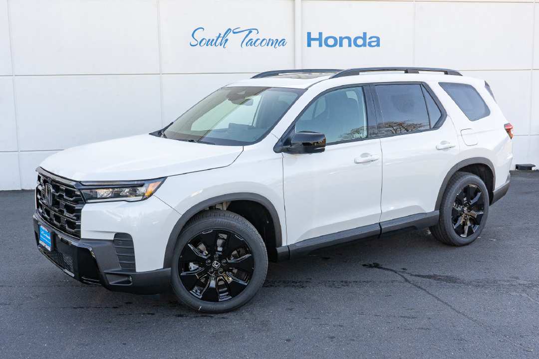 2026 Honda Pilot Touring Blackout - Image 2