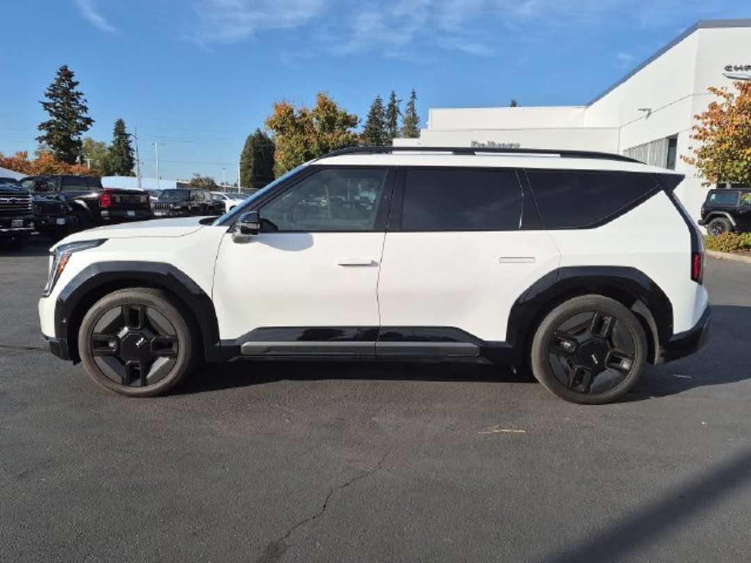 2024 Kia Ev9 GTLine - Image 3