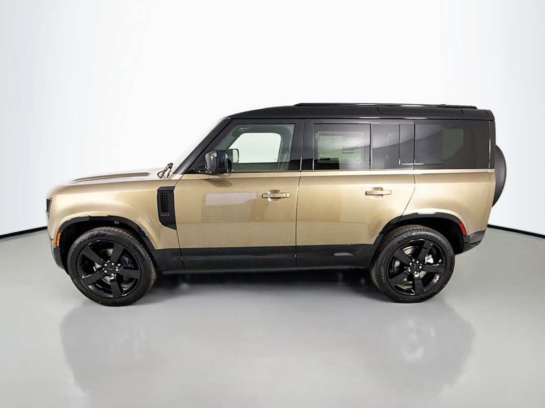 2026 Land Rover Defender 110 XDynamic SE - Image 2