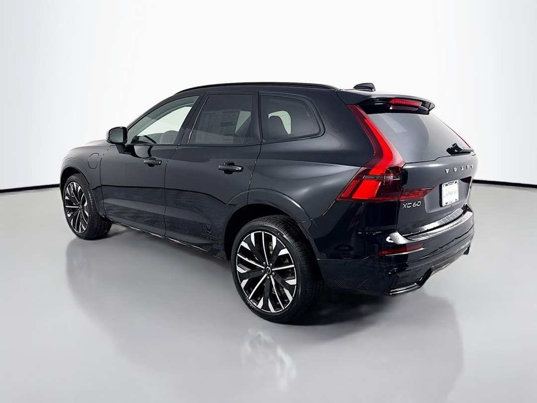 2026 Volvo Xc60 Plug-In Hybrid T8 Ultra - Image 3
