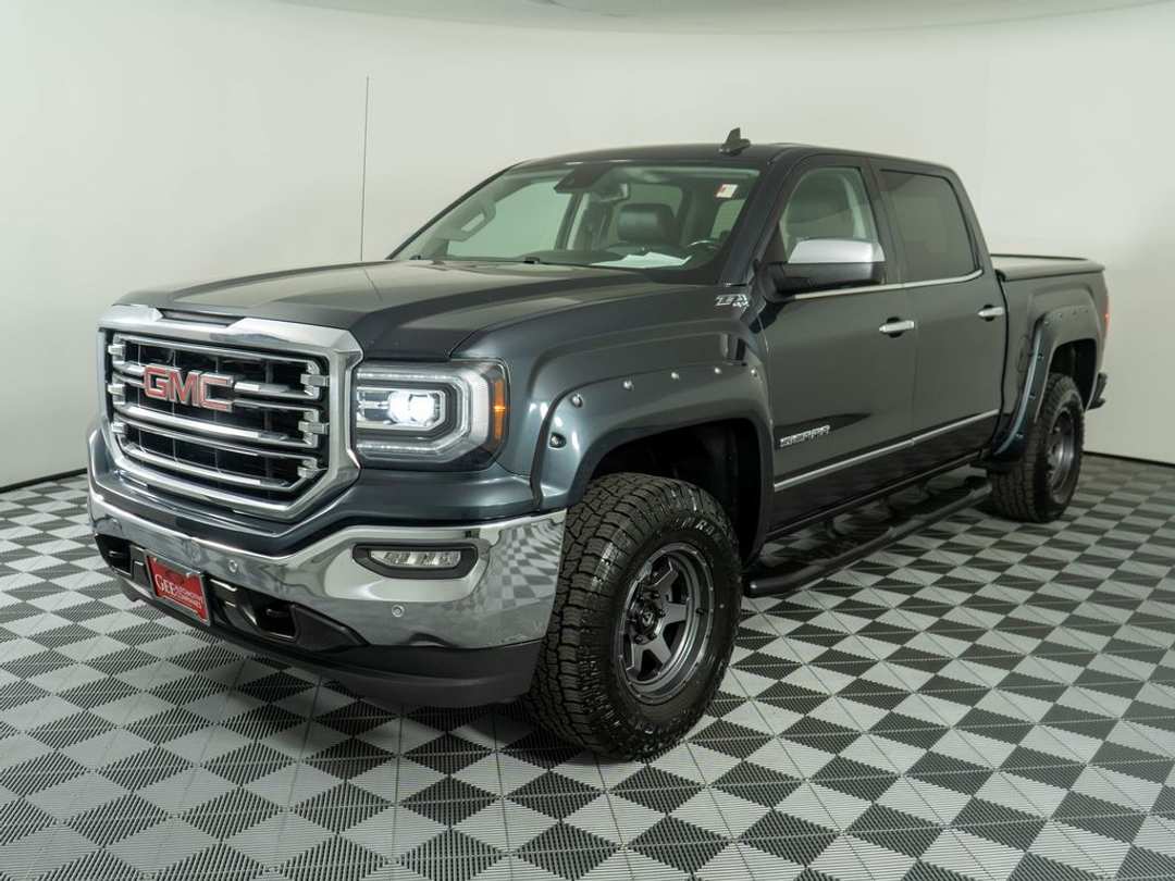 2018 GMC Sierra 1500 SLT - Image 3