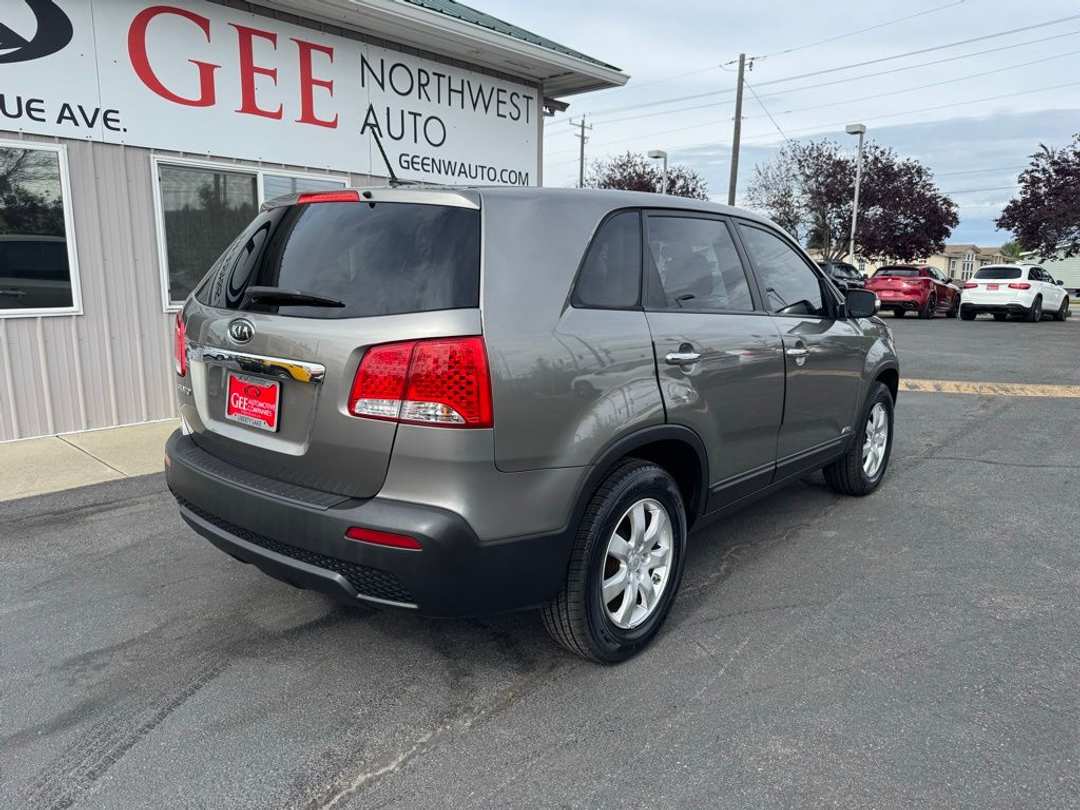 2011 Kia Sorento LX - Image 3