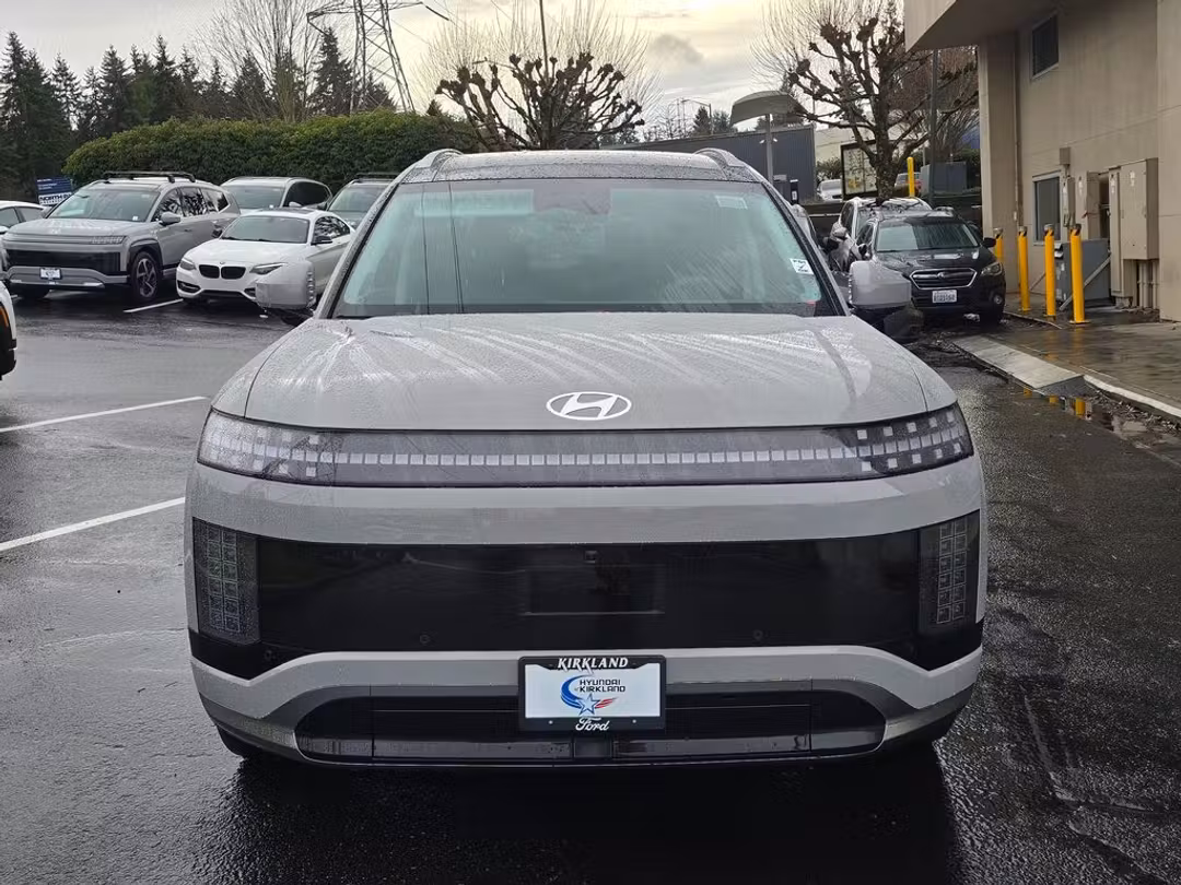 2026 Hyundai Ioniq 9 Performance Calligraphy - Image 2
